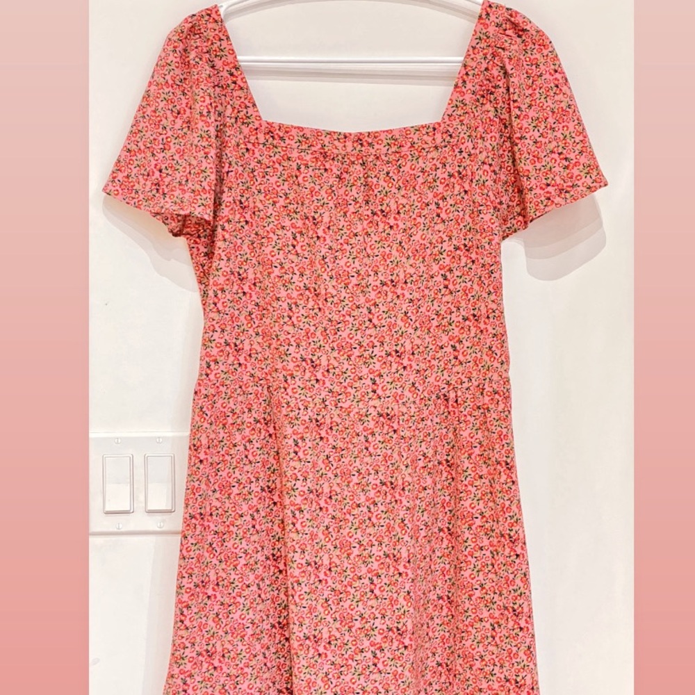 Floral dress with cute square neck midi / mini